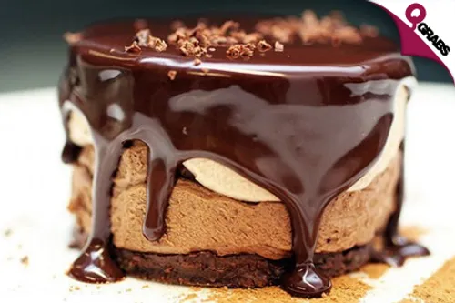 From QR24, Enjoy Your Choice of Yummy Pizza with Your Choice of Mini Cakes for Dessert! (Up to QR120 Value)